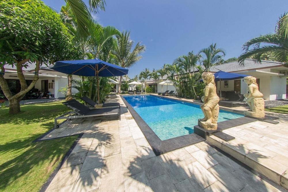Dream Estate Resort Senggigi Ngoại thất bức ảnh