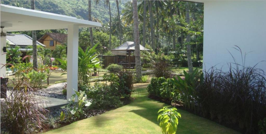 Dream Estate Resort Senggigi Ngoại thất bức ảnh